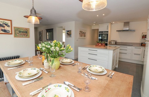 Dartmouth House | Family-Friendly Willow Cottage with Oceanfront Views