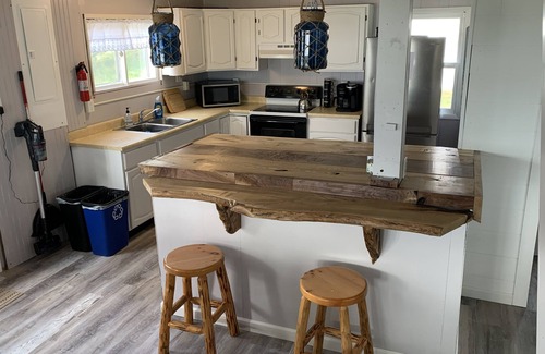 Barbeau Cottage | Experience Riverfront Bliss at Willow Cove - Top Rated Stay!