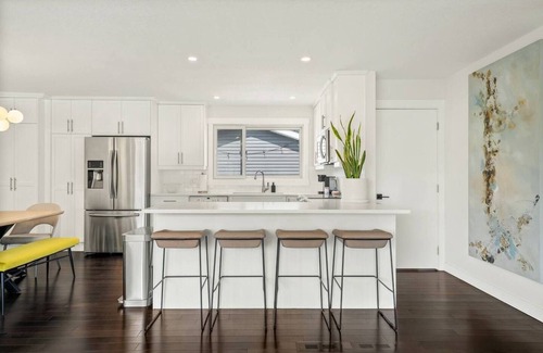 Willow Park House | Willow Dreams: Elegant 3-Bedroom Home with Family Amenities
