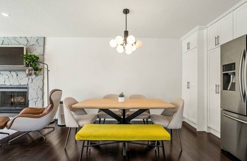 Willow Park House | Willow Dreams: Elegant 3-Bedroom Home with Family Amenities