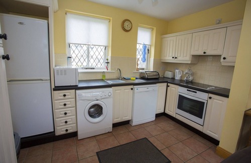 Rosslare Ski Chalet | Willow Grove Holiday Cottage No.3: Family-Friendly Retreat
