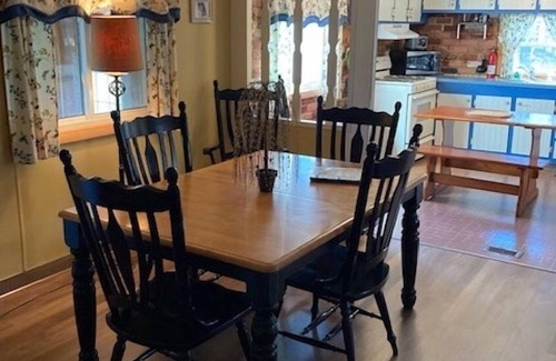 York Springs Cottage | Relax at Willow Lodge - Near Historic Gettysburg!