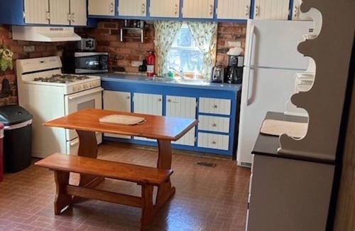 York Springs Cottage | Relax at Willow Lodge - Near Historic Gettysburg!