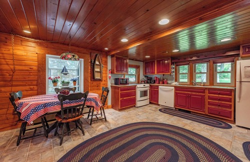 Blakeslee House | Willow Point: Lakefront Retreat with Hot Tub & Pet Welcome