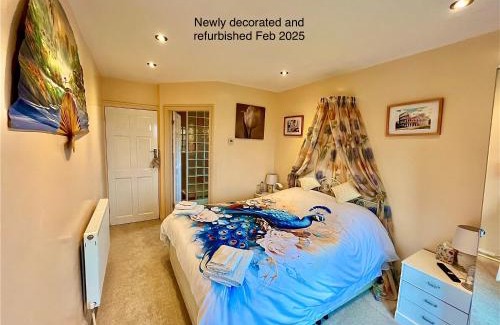 Cameley House | Willow Ridge: Country House with King & Twin Room Options