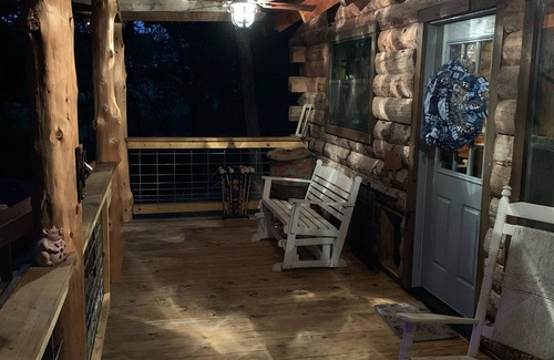 Gilmer Cabin | Willow's Cabin - Coziness with Spa and Ocean Views