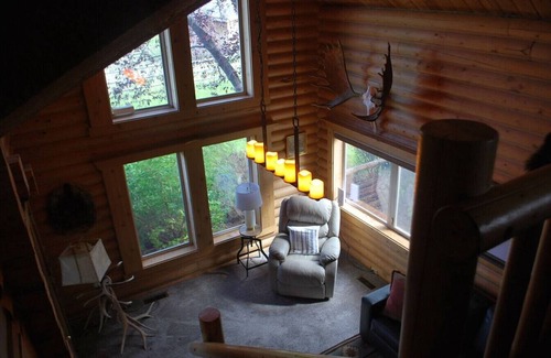 Driggs Cabin | Tranquil Willow Tree Cabin: Family-Friendly Getaway Awaits