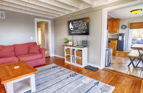 Penn Yan House | Willow Tree Cottage: Pet Friendly Retreat by the Lake