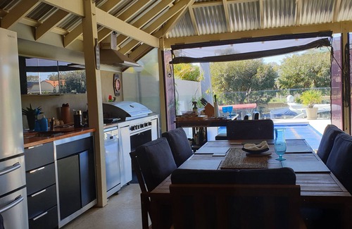 South Yunderup House | Willow Waters Holiday Home: Top-Rated with Pool & Wi-Fi