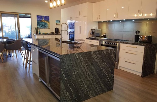 South Yunderup House | Willow Waters Holiday Home: Top-Rated with Pool & Wi-Fi