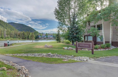 Lakeside Village Apartment | Relaxing Willows #1704: Lake View & Spa Amenities Await