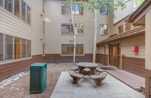 Lakeside Village Apartment | Relaxing Willows #1704: Lake View & Spa Amenities Await