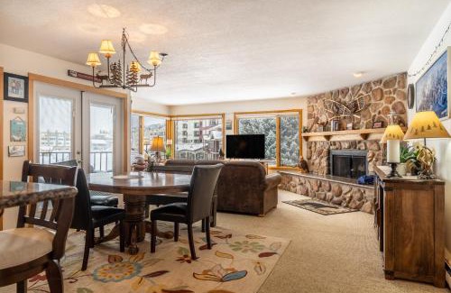 Lakeside Village Apartment | Experience Willows 1714: Perfect for Families & Dining
