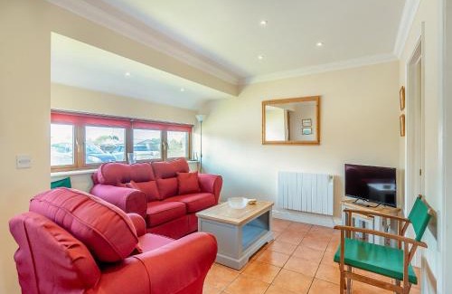 Clacton-on-Sea House | Family-Friendly Willowtree Cottage with Pet Amenities