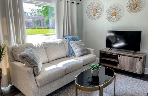 Wilmington House | Discover Wilmington: Pet and Child-Friendly Getaway