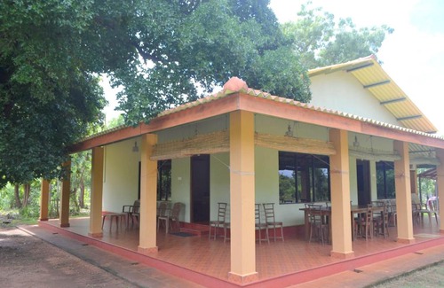 Pahala Maragahawewa House | Family-Friendly Wilpattu Dilsara Holiday Resort Awaits
