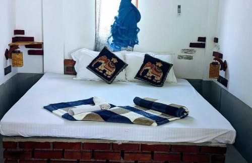 Vanathavilluwa House | Pet-Friendly Wilpattu Green Cabin with Breakfast Included
