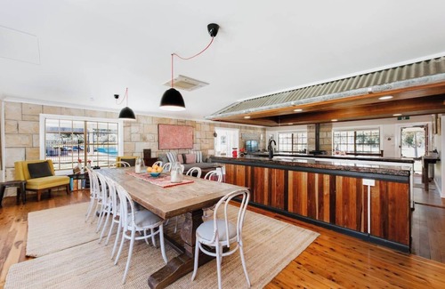 Budgee Budgee House | Poolside Getaway at Wilpine: Family & Pet Friendly Retreat