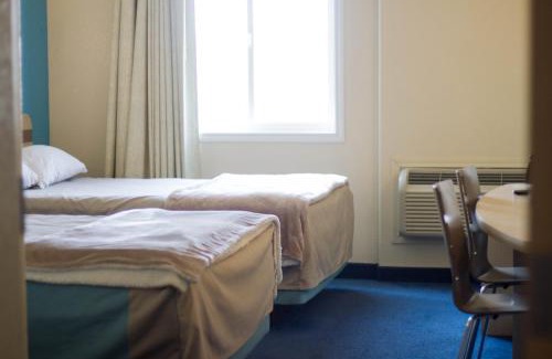 Claresholm Hotel | Discover Wilshireinn Hotel: 5-Star Pet-Friendly Retreat
