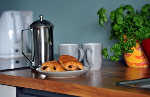 Cheltenham Apartment | Guest Rated: Wilson Apartment for a Cozy Stay for Two