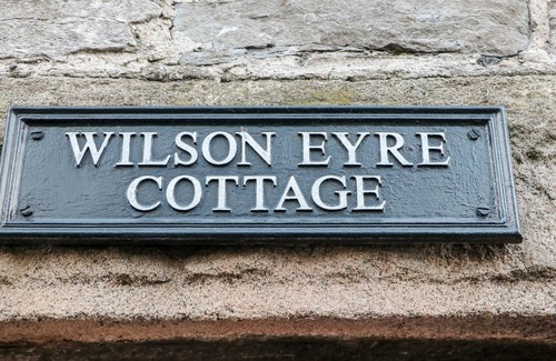 Castleton House | Relaxing Wilson Eyre Cottage with Garden in Castleton