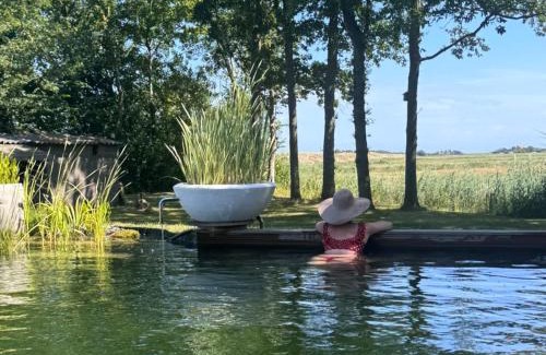 De Waal Bed & Breakfast | Wiltsangh Texel Tuinsuite Black