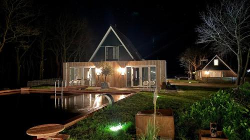 De Waal Bed & Breakfast | Wiltsangh Texel Tuinsuite Black