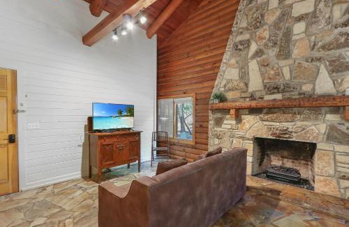 Wimberley House | Inviting Wimberley Log Cabins Resort with Pool Access