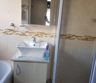 Summerstrand Bed & Breakfast | Cozy Winchester Place: Pet-Friendly with Pool & Breakfast