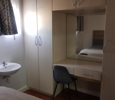 Summerstrand Bed & Breakfast | Cozy Winchester Place: Pet-Friendly with Pool & Breakfast