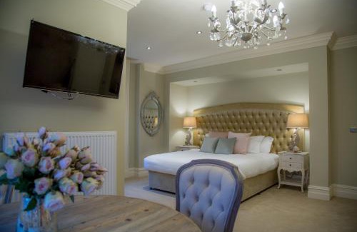 Preston Hotel | Experience Winckley Stays: Family-Friendly with Hot Tub