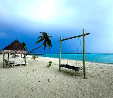 Guraidhoo House | Discover Oceanfront Bliss at Wind Breeze Sunset View Inn