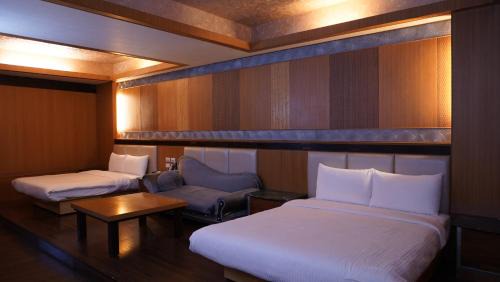 North District Hotel | Budget-Friendly Getaway at Wind Coast Motel for Families