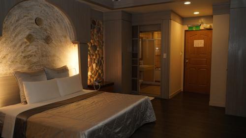 North District Hotel | Budget-Friendly Getaway at Wind Coast Motel for Families