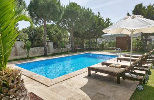 Cesme Hotel | Experience the Breeze at Wind of Çeşme with Pool Access