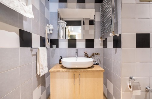 Besiktas Hotel | Cozy Wind Suit: Family-Friendly Comfort with Breakfast Included
