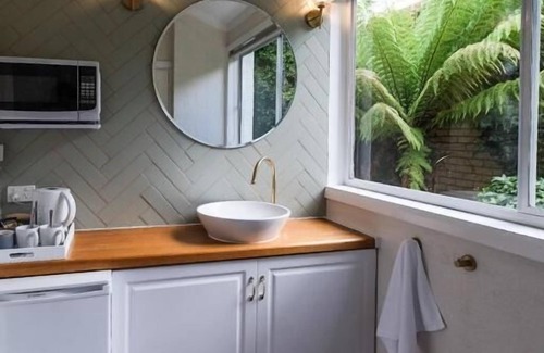East Launceston Bed & Breakfast | Guest Rated 9.4: Windarra on High with Family-Friendly Amenities