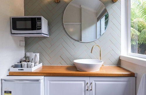 East Launceston Bed & Breakfast | Guest Rated 9.4: Windarra on High with Family-Friendly Amenities