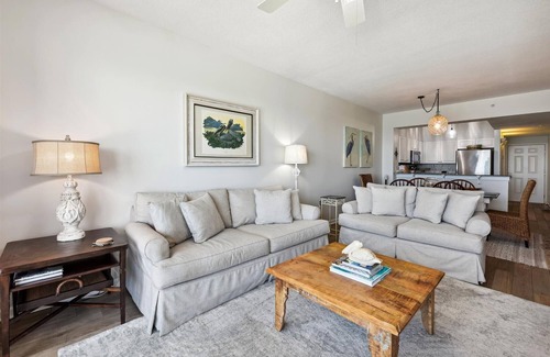 Ono Island Condo | Windemere Unit: Beachfront Bliss with Pool & Spa Access