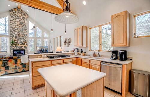 The Reserve House | Dog-Friendly Windflower Retreat with Amazing Guest Rating 9.8