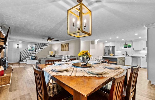 Troutman House | Experience Winding Cove on Lake Norman with Stunning Views