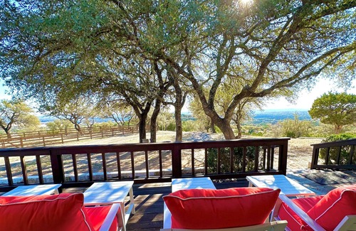 Oatmeal House | Winding River Panoramic Lookout | Deck