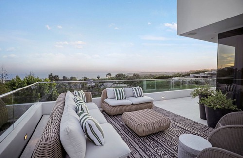 Central Malibu Villa | Winding Way: Relax by the Ocean with Pool & Spa Access