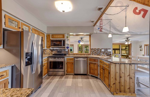 Lake Catherine House | Discover Windjammer: Your Perfect Lakefront Retreat