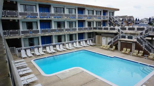 Ortley Beach Hotel | Cozy Windjammer Motor Inn with Pool and Family Amenities