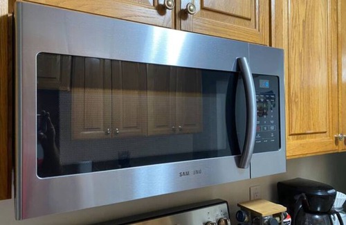 Racine House | Windjammer: Pro Cleaned Retreat with Self Check-In