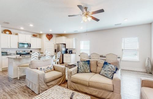 Port St. Joe House | Windmark: Exceptional Day Drinking with Pet-Friendly Amenities
