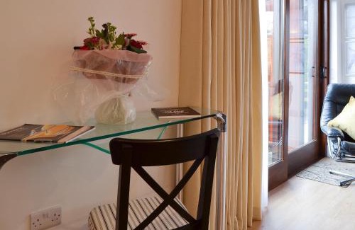 Herstmonceux House | Guest Rated: Windmill Barn - 4-Star Family-Friendly Retreat
