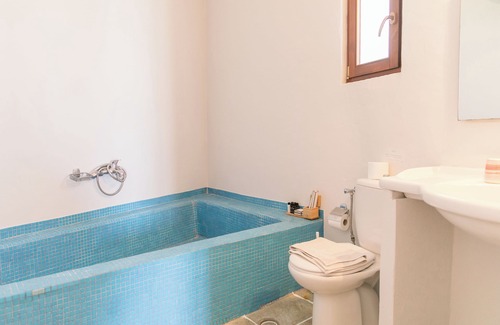 Artemonas Hotel | Discover Windmill Bella Vista: Pool, Spa & Family-Friendly