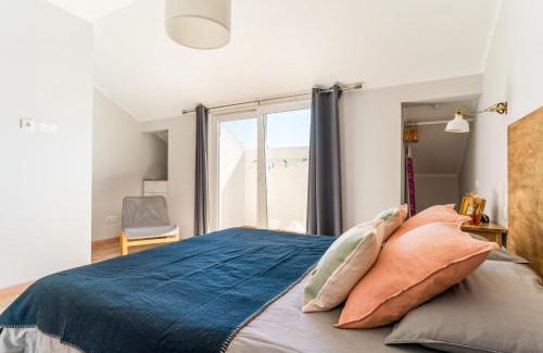 Baiona Apartment | Welcoming Windmill Escape - Areia Townhouse, Guest Rated 9/10